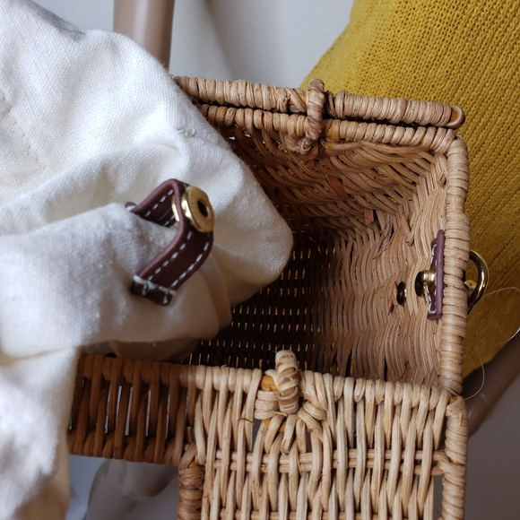 C&C California NWT woven wicker and leather purse - Picture 9 of 12